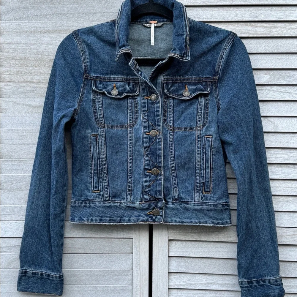 Free People Medium Blue Jean Jacket. Great Condition. Size XS Festival Classic - Picture 14 of 15